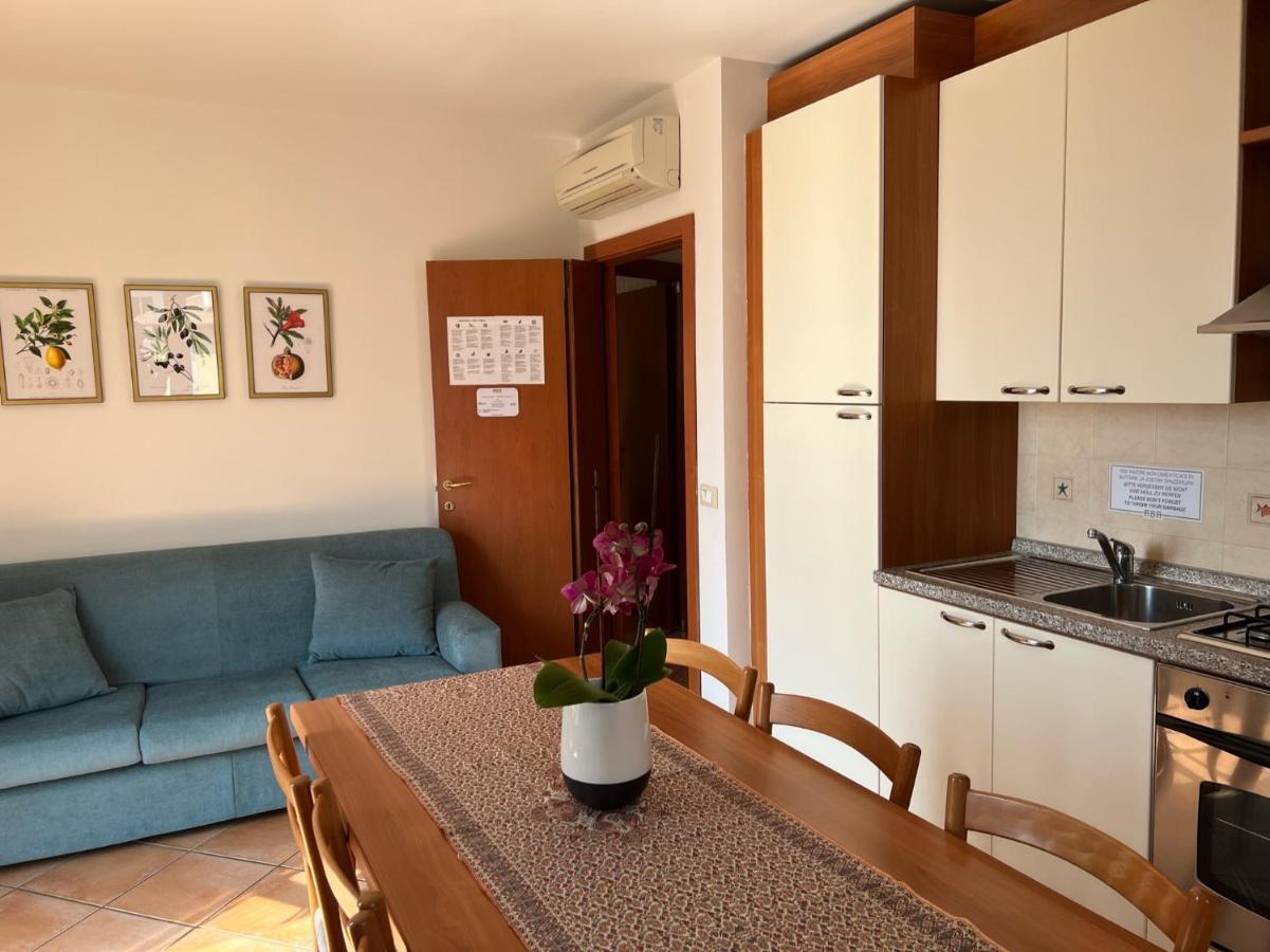 Appartamenti Baia Azzurra 5. Торболе Экстерьер фото