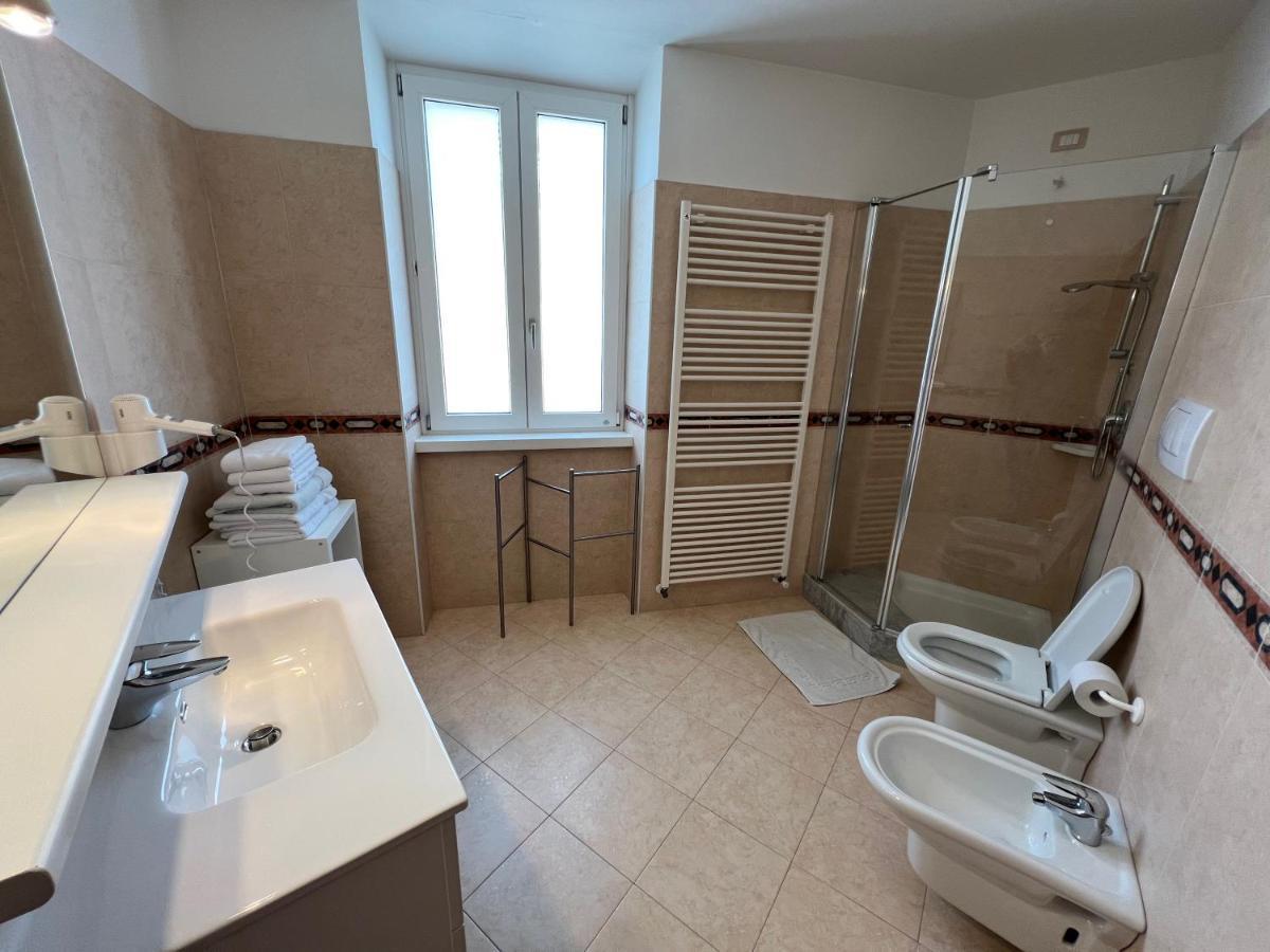 Appartamenti Baia Azzurra 5. Торболе Экстерьер фото